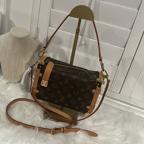 Louis Vuitton Monogram Side Trunk MM Bag - Picture 4 of 11